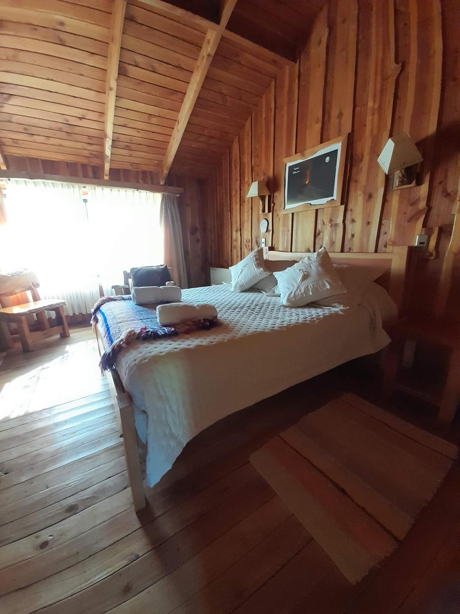 Hosteria-Cabanas Rucapillan โชสซูเอนโก ภายนอก รูปภาพ