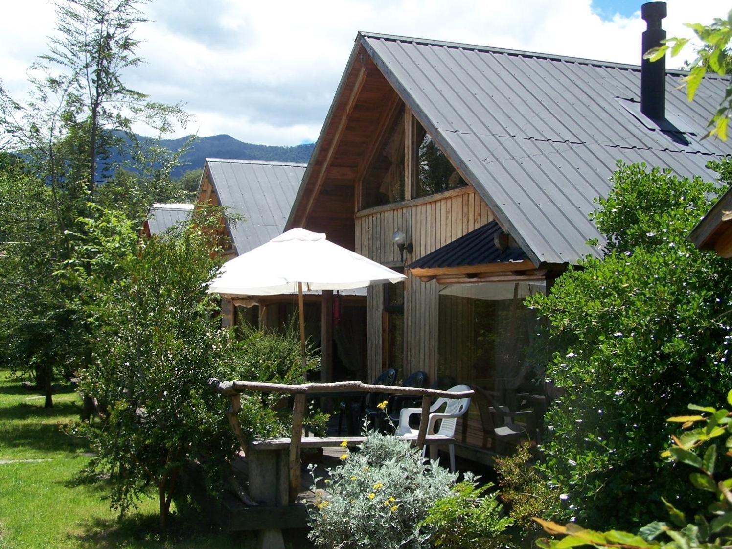 Hosteria-Cabanas Rucapillan โชสซูเอนโก ภายนอก รูปภาพ