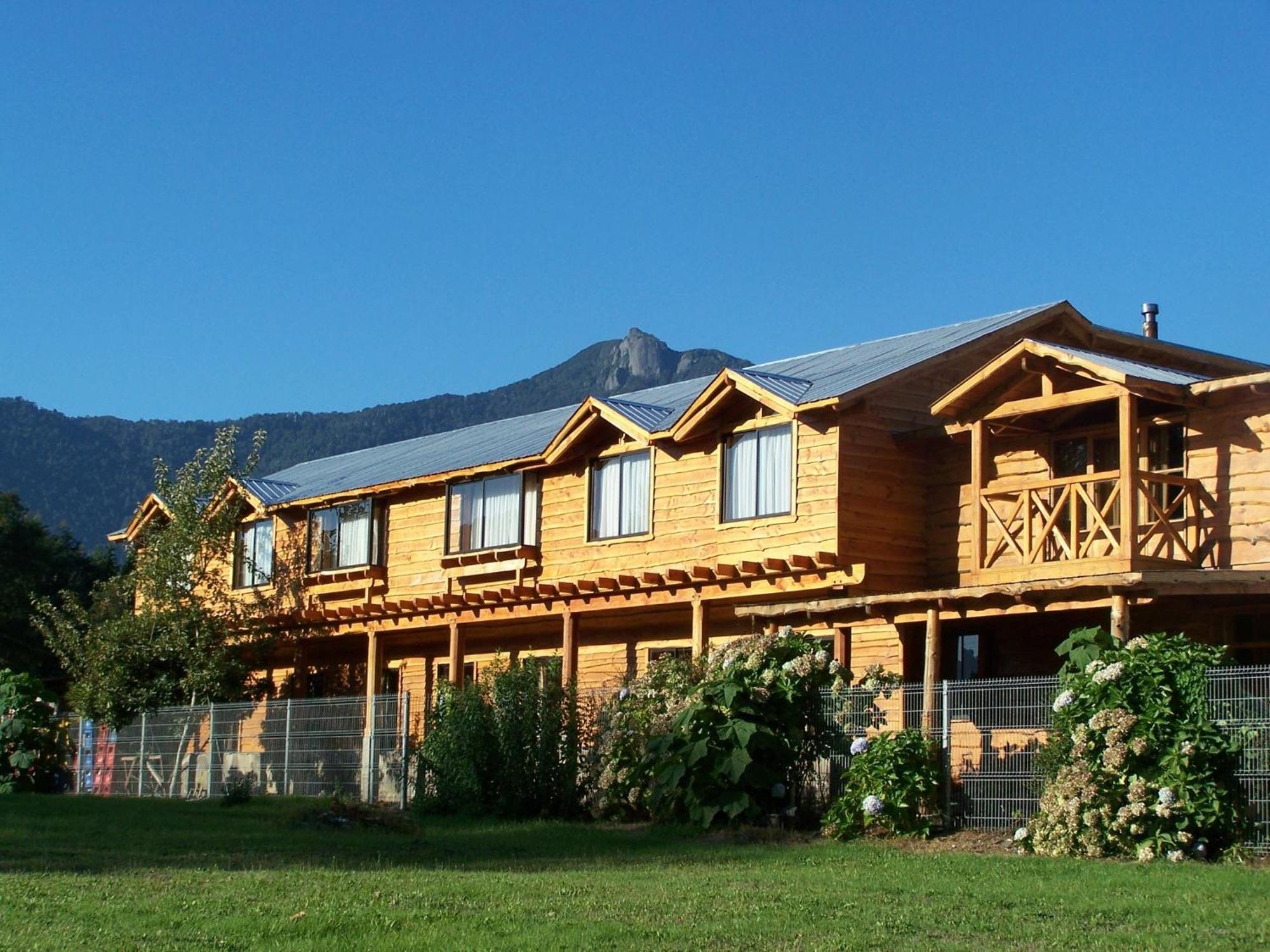 Hosteria-Cabanas Rucapillan โชสซูเอนโก ภายนอก รูปภาพ